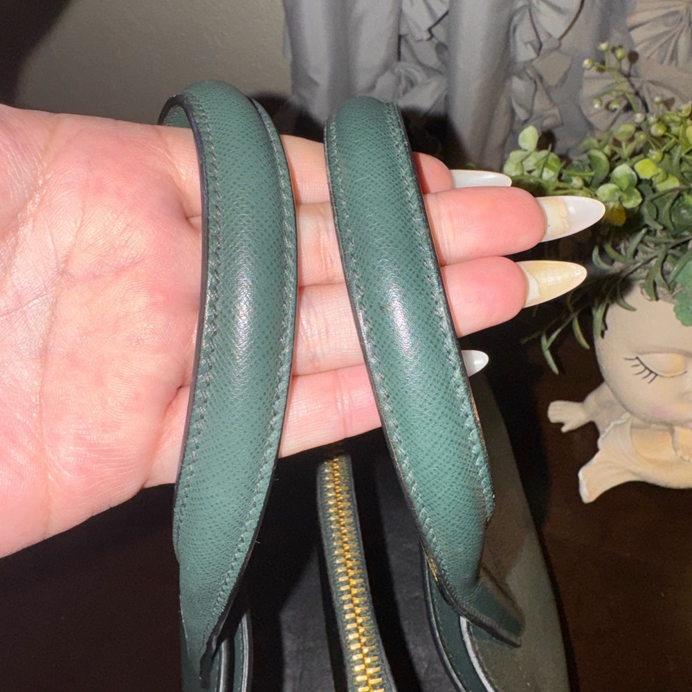 Prada - Picture 6 of 13
